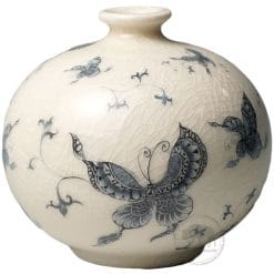 [Tai-Hwa Pottery] Vases - Blue-And-White Butterflies 0110000007